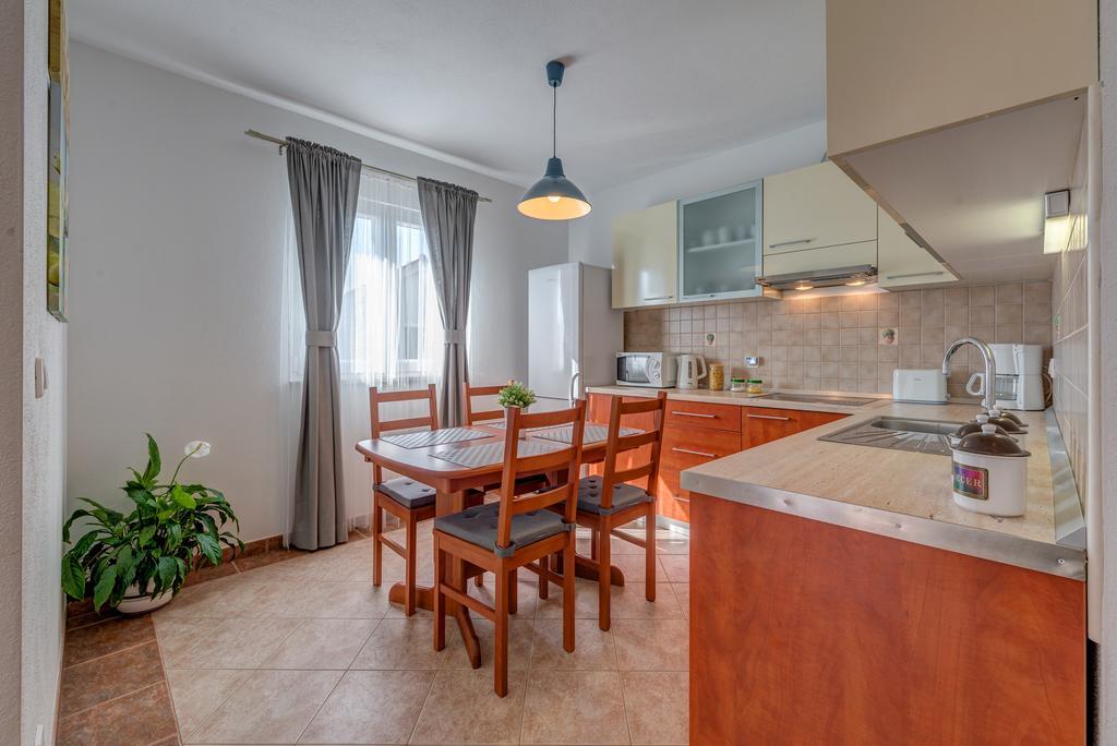 Holiday Home Mirna Vala Sevid Εξωτερικό φωτογραφία